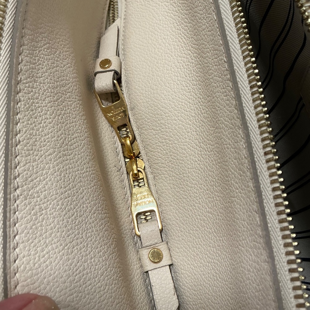 Louis Vuitton cream empritine Marais handbag - Picture 6 of 11